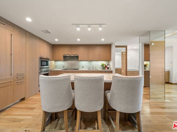 1755 Ocean Avenue 811, Santa Monica CA 90401