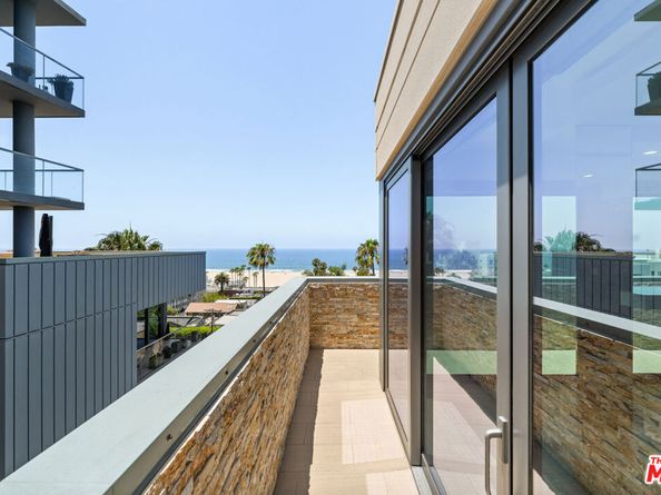 1755 Ocean Avenue 811, Santa Monica CA 90401