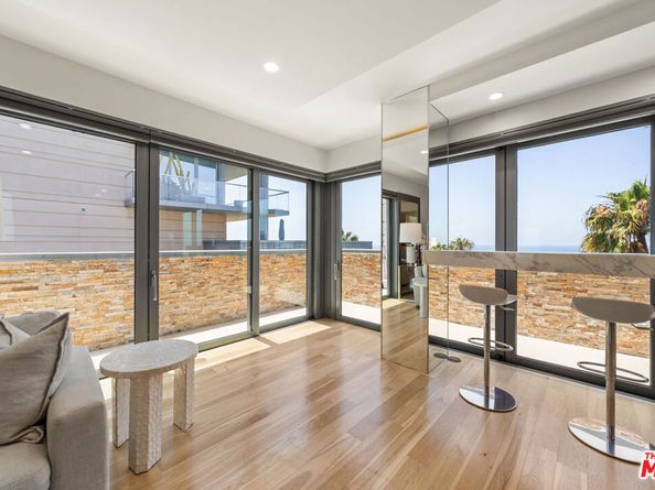 1755 Ocean Avenue 811, Santa Monica CA 90401