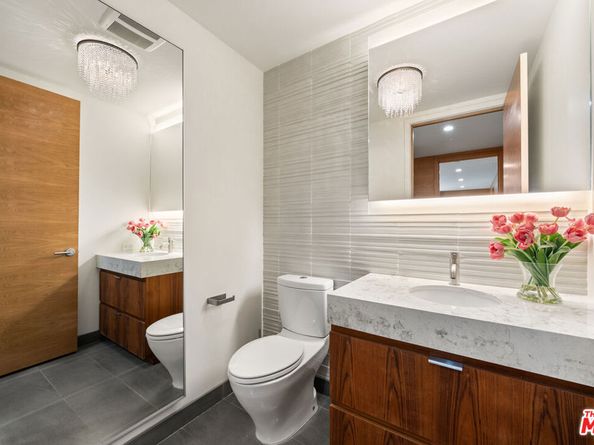 1755 Ocean Avenue 801, Santa Monica CA 90401