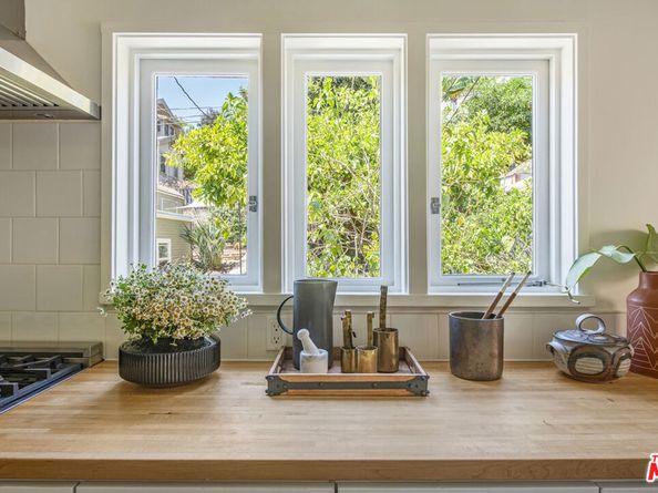 1355 N Benton Way, Los Angeles CA 90026