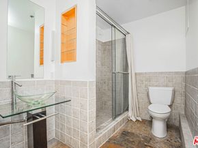 812 S Spring Street 2, Los Angeles CA 90014