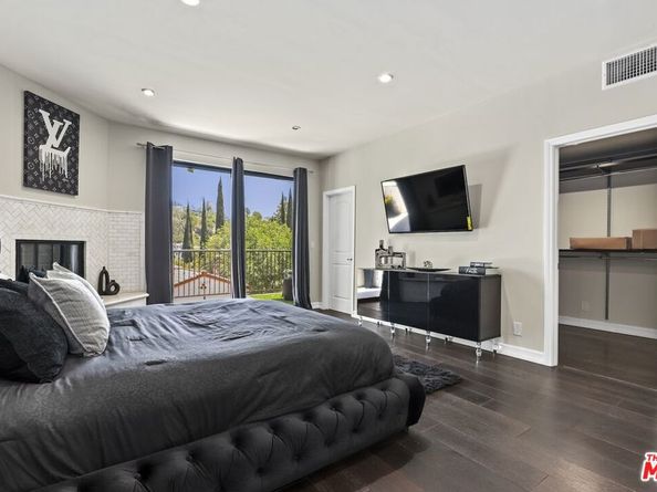 5940 Manola Way, Los Angeles CA 90068