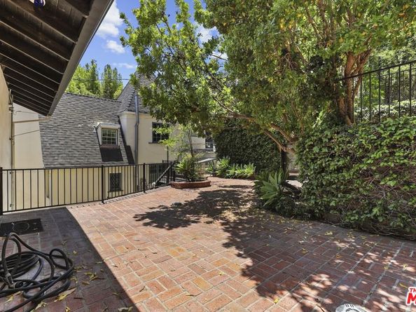 5940 Manola Way, Los Angeles CA 90068