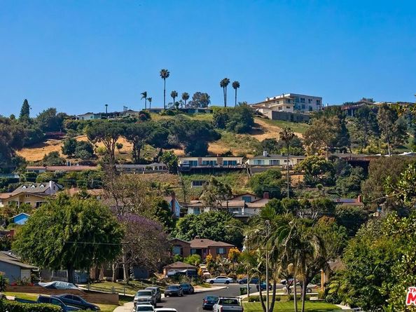 5418 1/2 Village, Los Angeles CA 90016