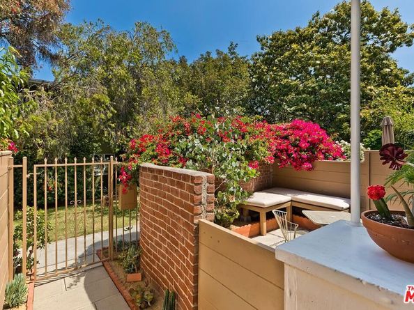 5418 1/2 Village, Los Angeles CA 90016