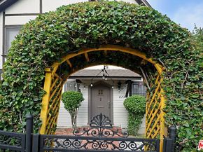 5076 Lemon Grove Avenue, Los Angeles CA 90029