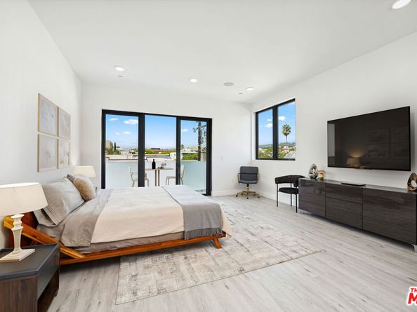 137 N Doheny Drive, West Hollywood CA 90048