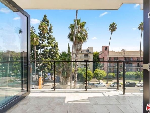 137 N Doheny Drive, West Hollywood CA 90048