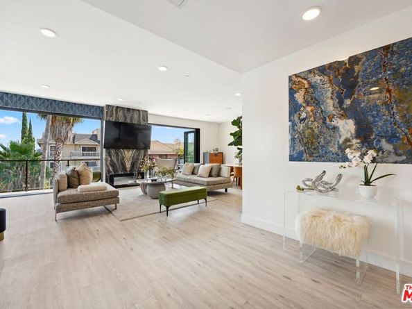 137 N Doheny Drive, West Hollywood CA 90048