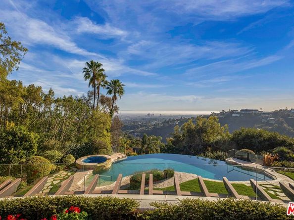 1101 Bel Air Place, Los Angeles CA 90077