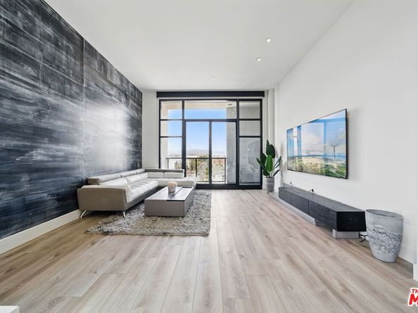 3223 W 6th Street 406, Los Angeles CA 90020