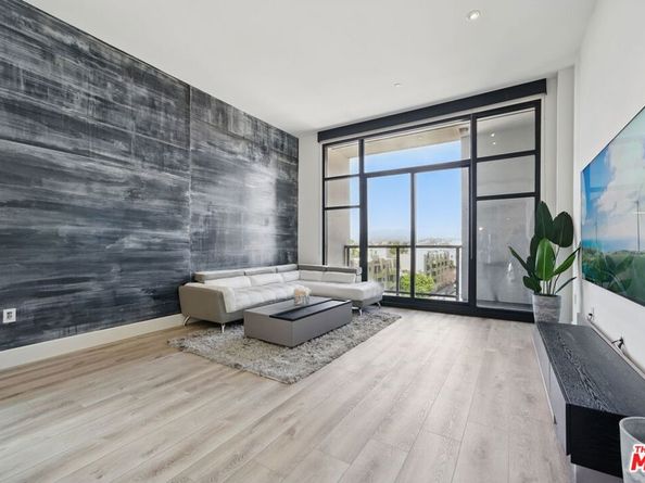 3223 W 6th Street 406, Los Angeles CA 90020
