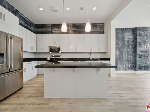 3223 W 6th Street 406, Los Angeles CA 90020