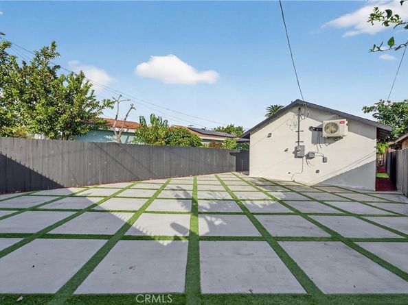 11113 1/2 S Budlong Avenue, Los Angeles CA 90044