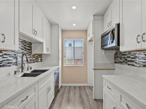 9950 Jordan Avenue 10, Chatsworth CA 91311