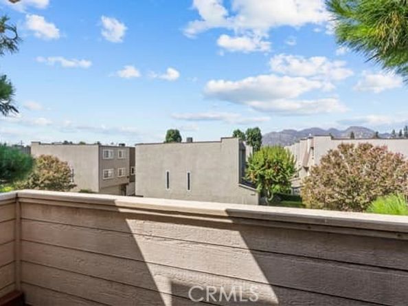 9950 Jordan Avenue 10, Chatsworth CA 91311
