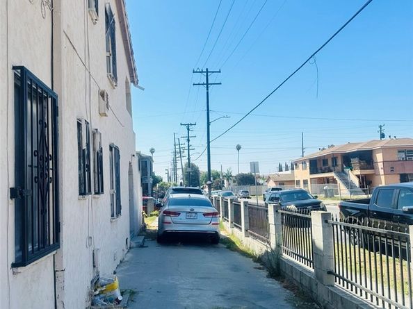 351 W Magnolia Street, Compton CA 90220