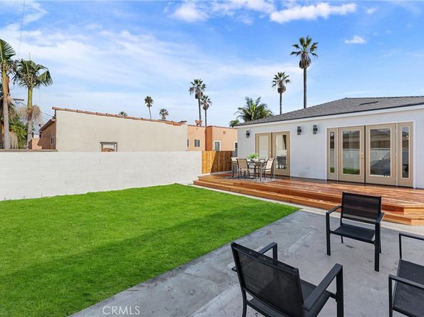 3945 S Norton Avenue, Los Angeles CA 90008