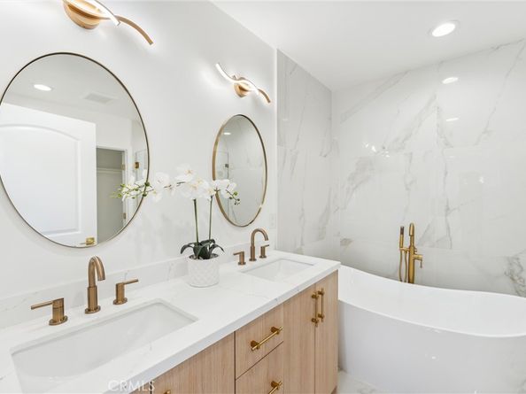 3945 S Norton Avenue, Los Angeles CA 90008