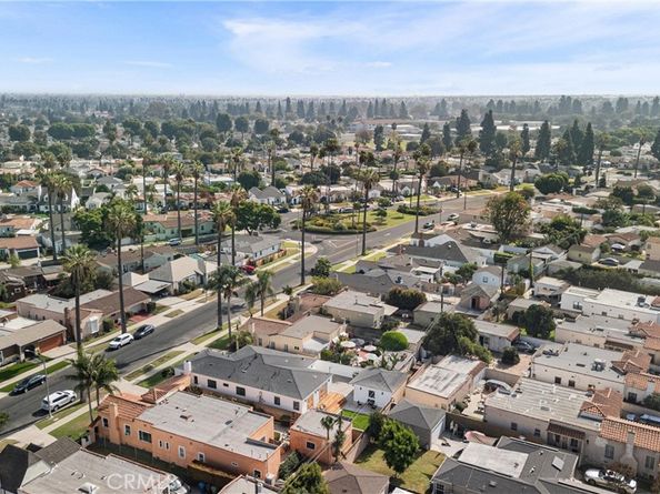 3945 S Norton Avenue, Los Angeles CA 90008