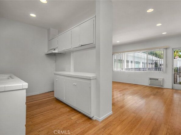 1255 N Harper 23, West Hollywood CA 90046