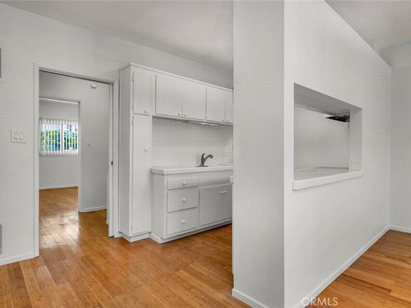 1255 N Harper 23, West Hollywood CA 90046