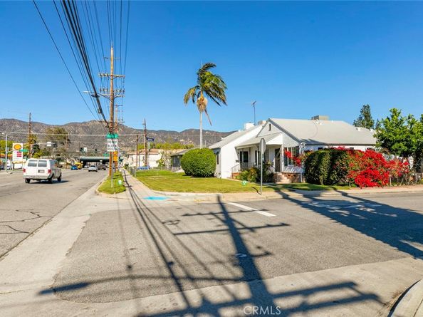 1002 S Bruce, Burbank CA 91502