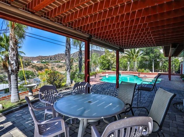 3003 Mesa Verde Drive, Burbank CA 91504