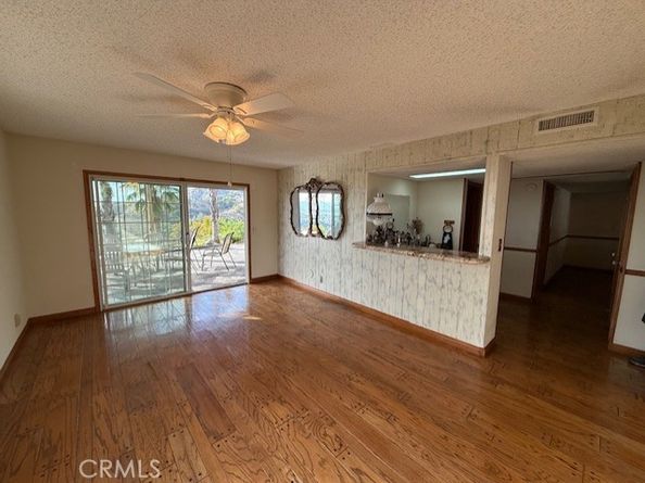 3003 Mesa Verde Drive, Burbank CA 91504