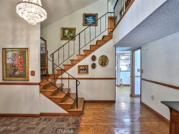 3003 Mesa Verde Drive, Burbank CA 91504