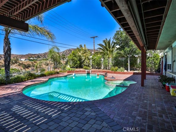 3003 Mesa Verde Drive, Burbank CA 91504