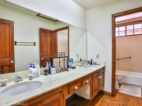 3003 Mesa Verde Drive, Burbank CA 91504