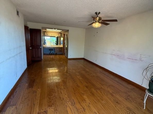 3003 Mesa Verde Drive, Burbank CA 91504