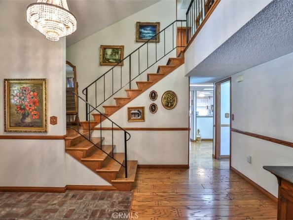 3003 Mesa Verde Drive, Burbank CA 91504