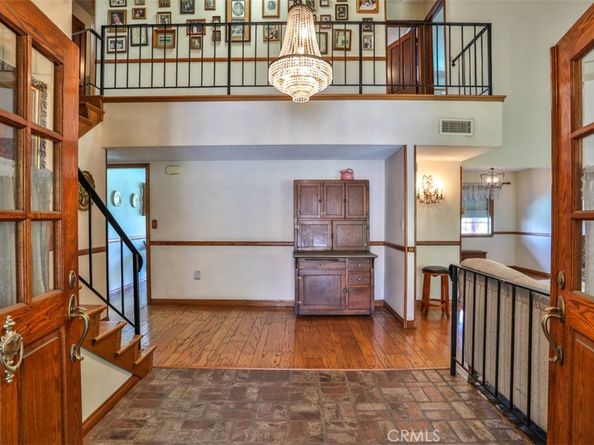 3003 Mesa Verde Drive, Burbank CA 91504