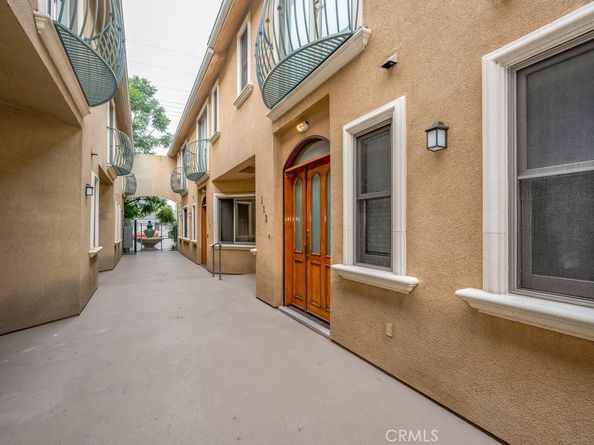 216 N Buena Vista Street 113, Burbank CA 91505