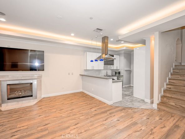 216 N Buena Vista Street 113, Burbank CA 91505