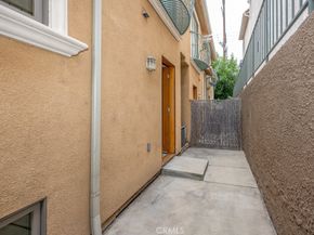 216 N Buena Vista Street 113, Burbank CA 91505