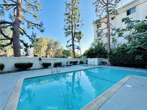 11138 Aqua Vista Street 3, Studio City CA 91602
