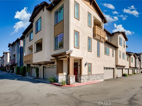 717 S Azusa Avenue C, Azusa CA 91702