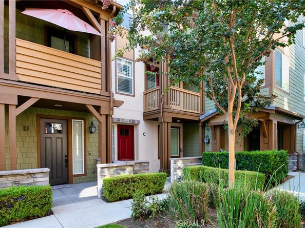 717 S Azusa Avenue C, Azusa CA 91702