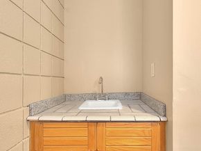 6423 Deep Dell, Hollywood CA 90068