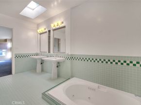 6423 Deep Dell, Hollywood CA 90068