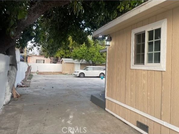 6208 Holmes Avenue, Los Angeles CA 90001