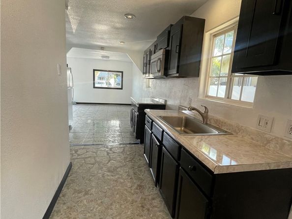 6208 Holmes Avenue, Los Angeles CA 90001