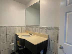 6208 Holmes Avenue, Los Angeles CA 90001