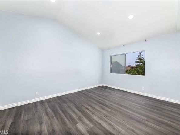 555 S Azusa, Azusa CA 91702