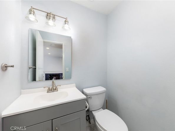 555 S Azusa, Azusa CA 91702