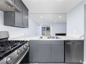 555 S Azusa, Azusa CA 91702